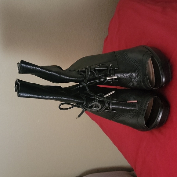 Michael kors Booties. FIRM PRICE - Picture 4 of 9